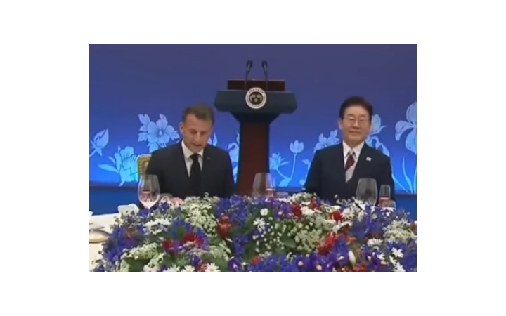 이 대통령, 에마뉘엘 ...